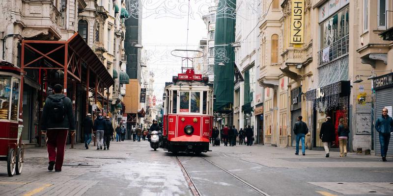 精密连接，安全守护：深圳国威达车规级连接器如何为新能源汽车BMS系统构筑安全防线
