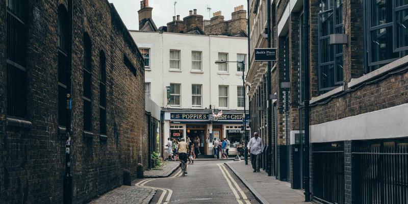 精密连接，安全护航：深圳国威达解析光伏储能直流高压连接器安全规范
